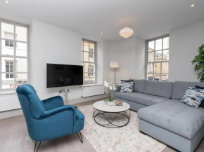 Pass the Keys Stylish 2-bed apartment in the heart of Bath.